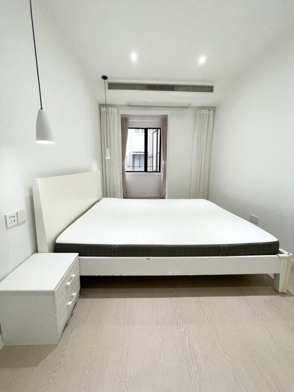 833 middle huaihai road,huangu distric,shanghai